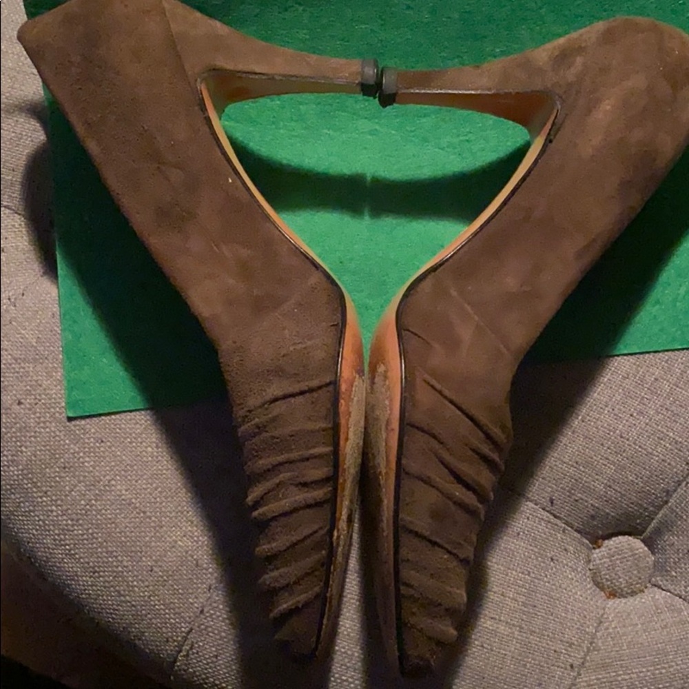 Shoes - Picture 5 of 9